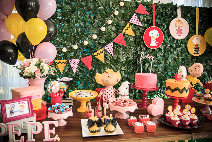 Decoração da festa de um aninho da Pietra, com o tema Snoopy, feita com o maior carinho pela Up Arts Ateliê de Festas! Registrado dia 26.06.2016, por éricavighifoto!